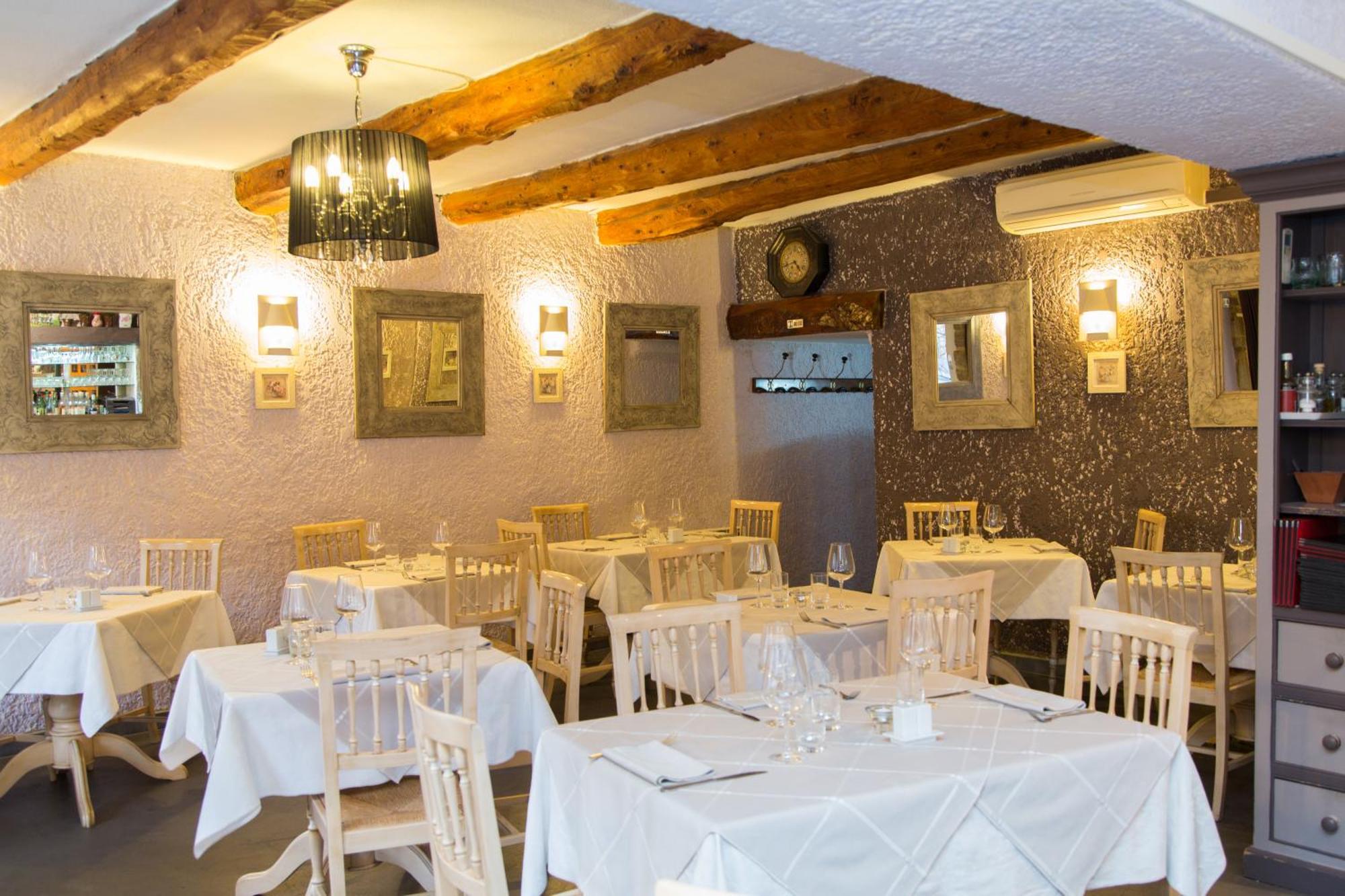 Logis Hotel Restaurant La Farigoule Sainte-Cecile-les-Vignes Екстер'єр фото