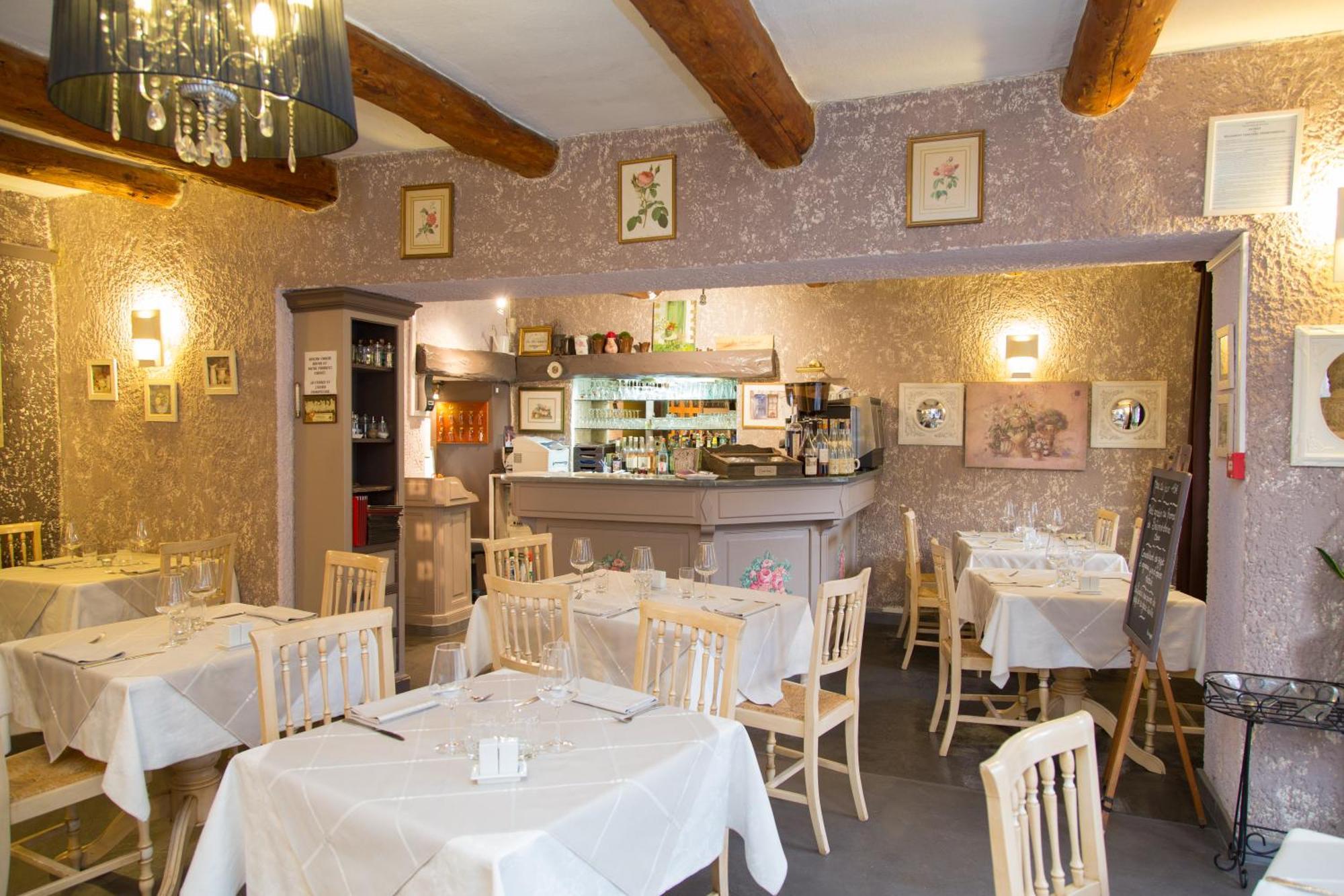 Logis Hotel Restaurant La Farigoule Sainte-Cecile-les-Vignes Екстер'єр фото