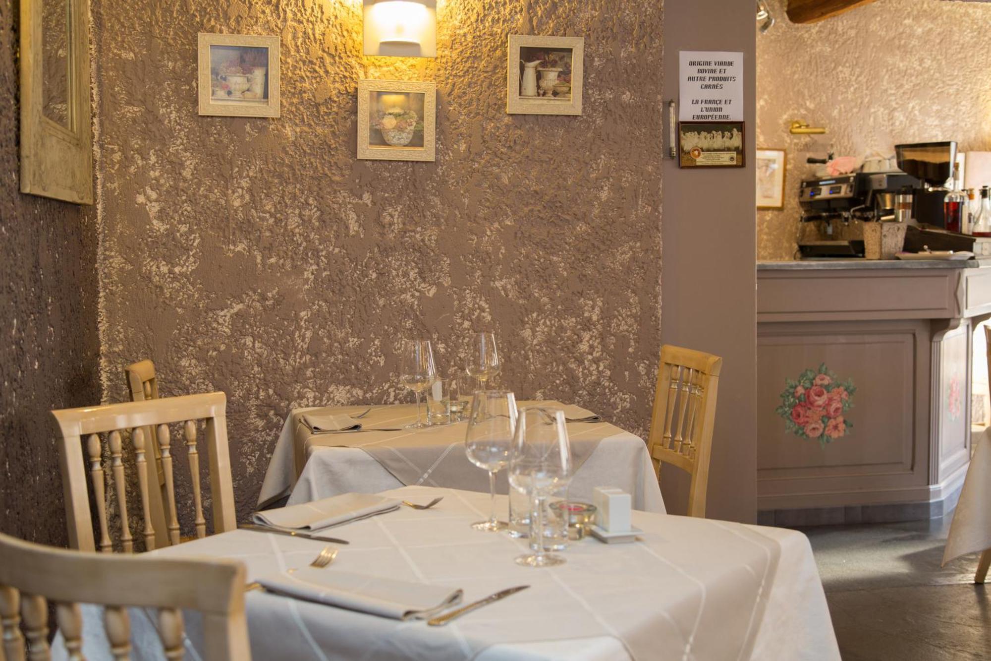 Logis Hotel Restaurant La Farigoule Sainte-Cecile-les-Vignes Екстер'єр фото