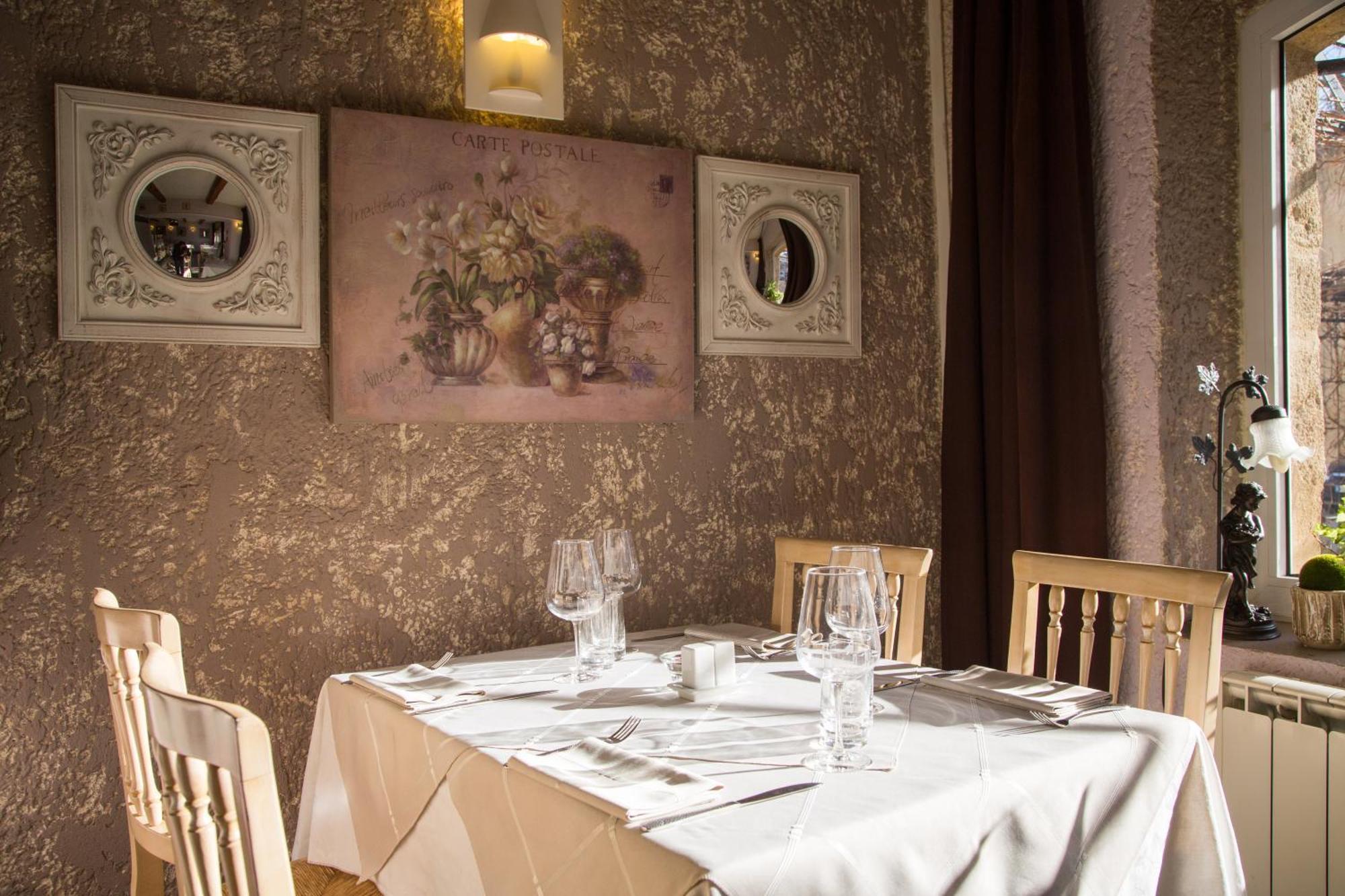 Logis Hotel Restaurant La Farigoule Sainte-Cecile-les-Vignes Екстер'єр фото