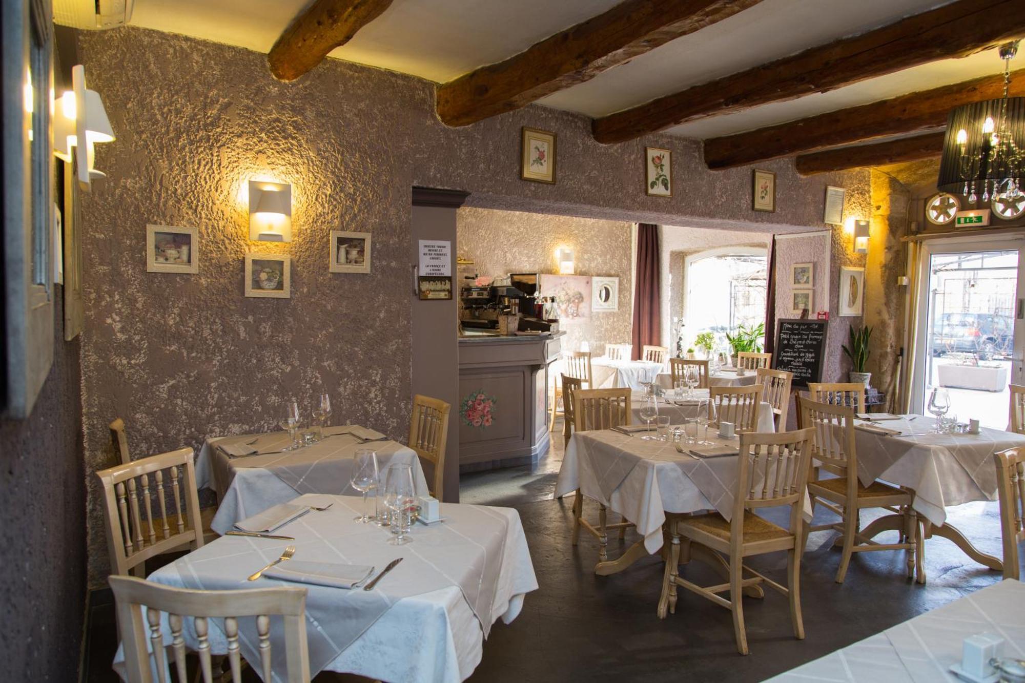 Logis Hotel Restaurant La Farigoule Sainte-Cecile-les-Vignes Екстер'єр фото