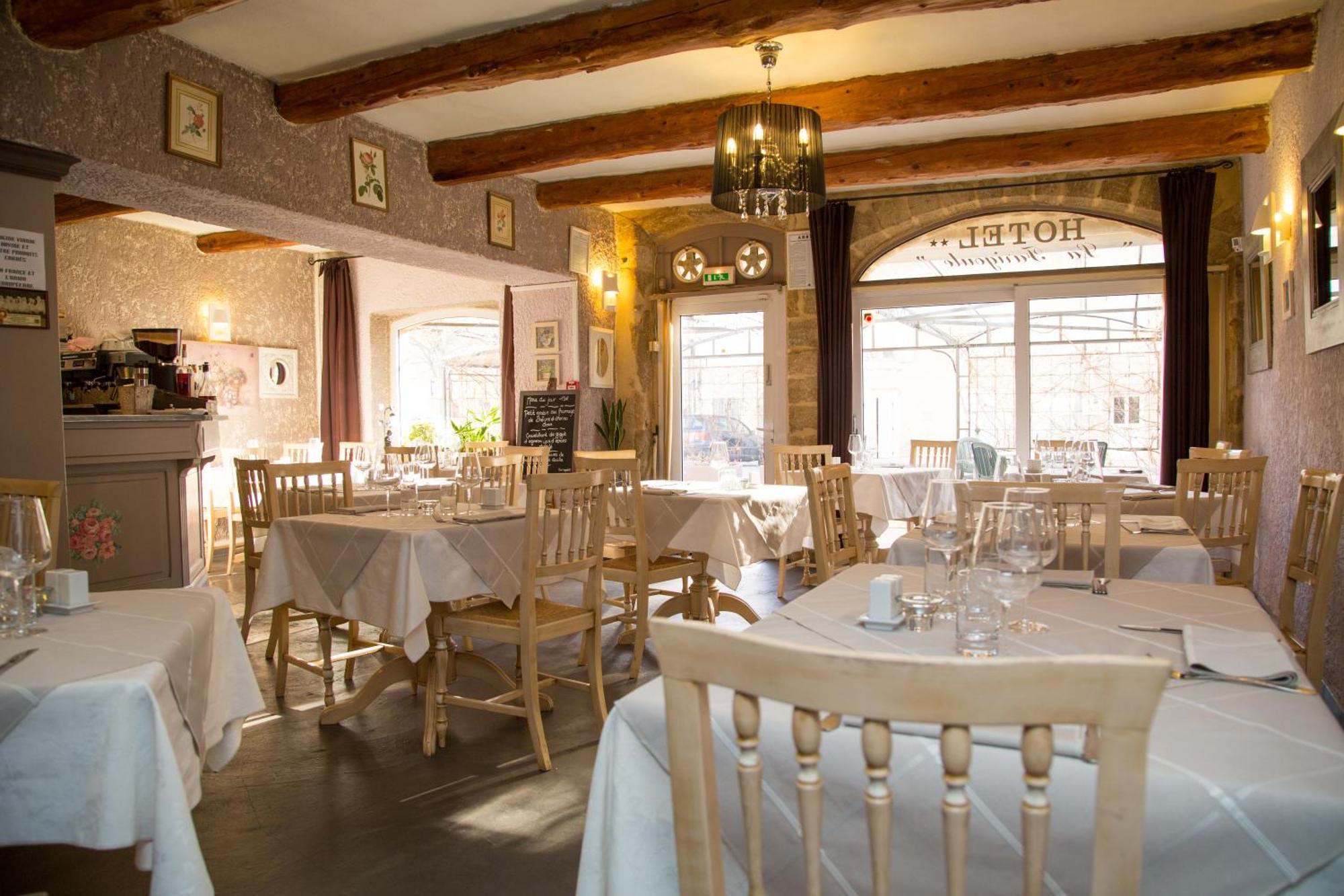 Logis Hotel Restaurant La Farigoule Sainte-Cecile-les-Vignes Екстер'єр фото