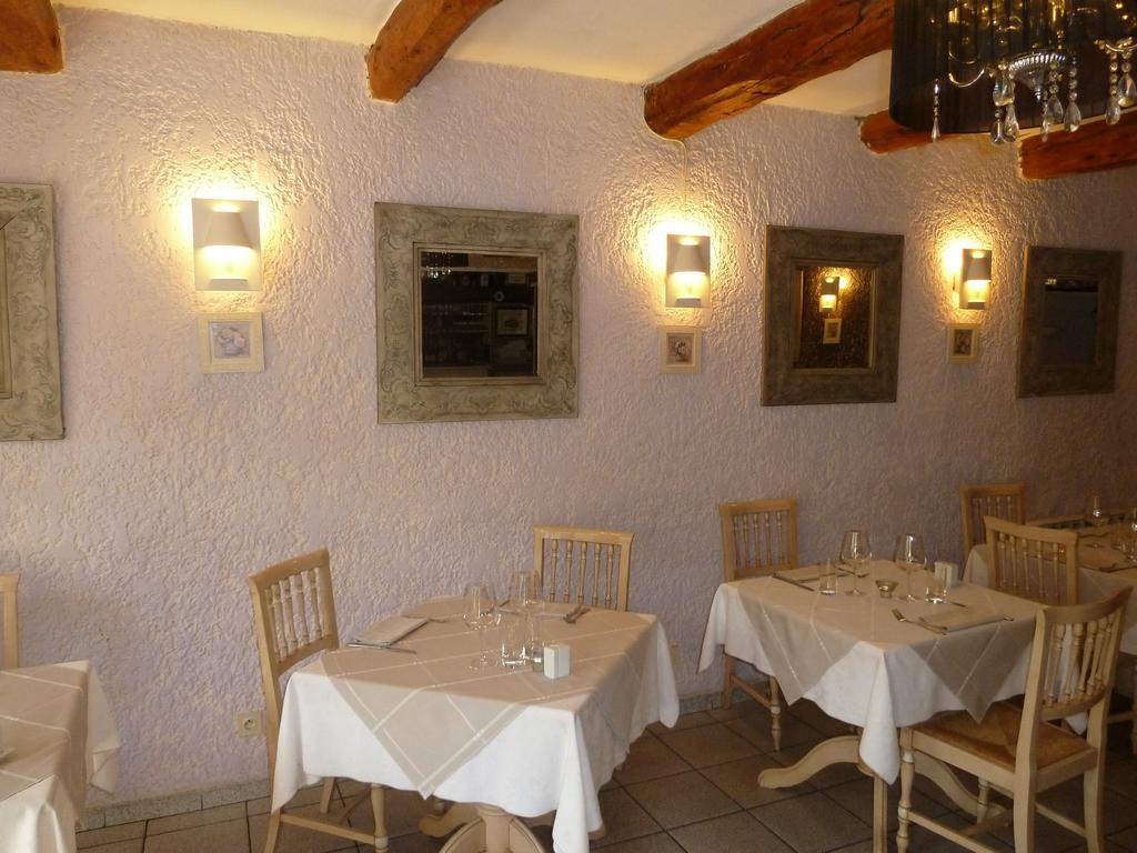 Logis Hotel Restaurant La Farigoule Sainte-Cecile-les-Vignes Екстер'єр фото