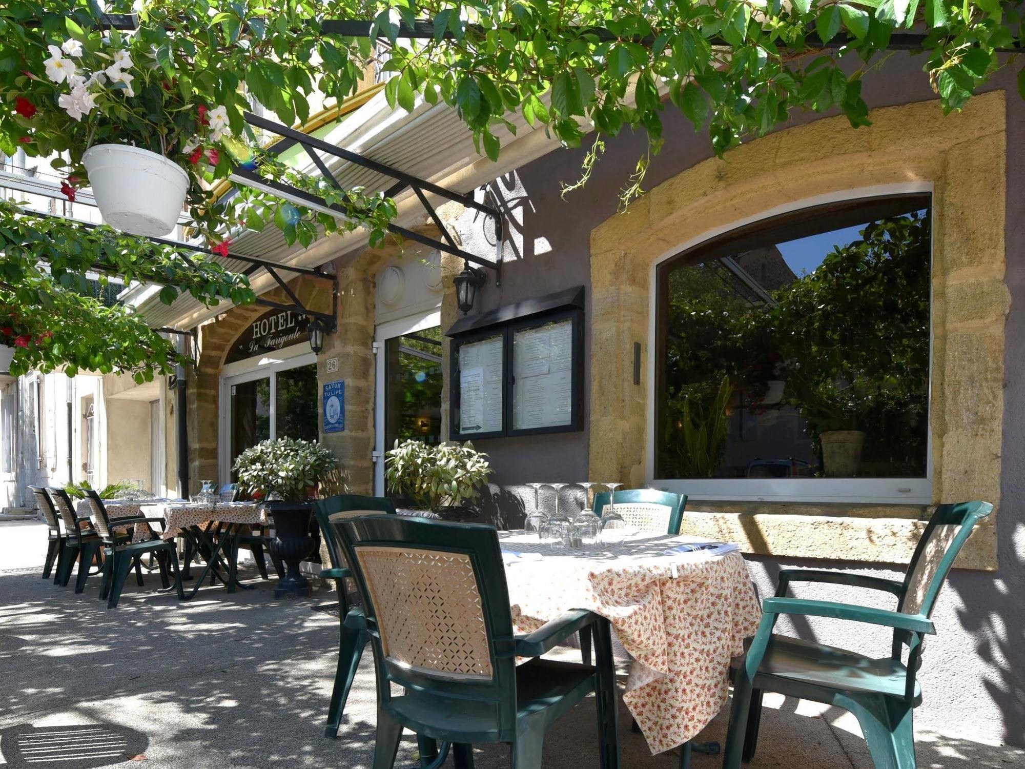Logis Hotel Restaurant La Farigoule Sainte-Cecile-les-Vignes Екстер'єр фото