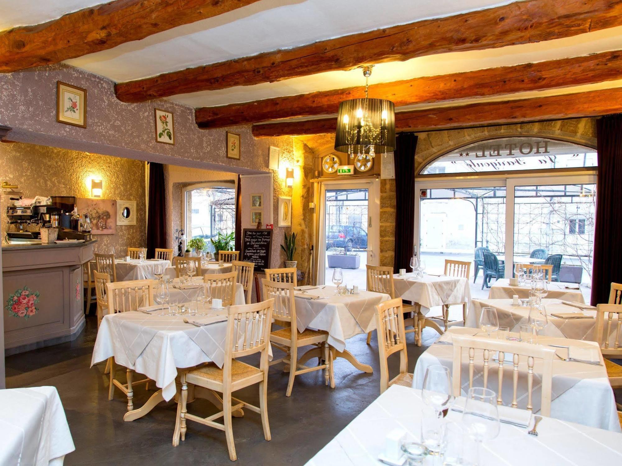 Logis Hotel Restaurant La Farigoule Sainte-Cecile-les-Vignes Екстер'єр фото