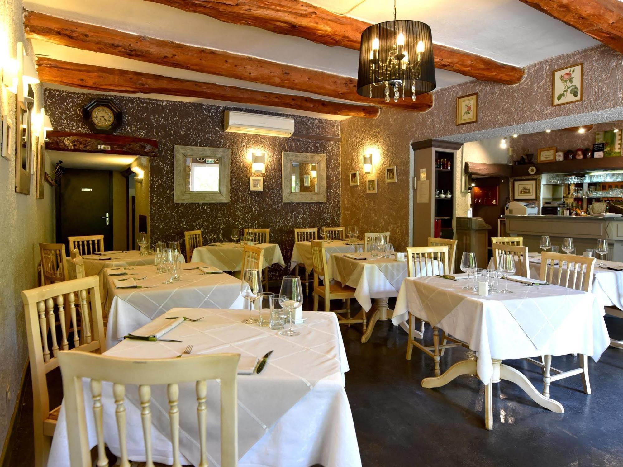 Logis Hotel Restaurant La Farigoule Sainte-Cecile-les-Vignes Екстер'єр фото